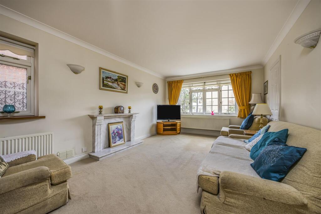15 Teal Close, Horndean-PorticoMarketing-SoldBy-14