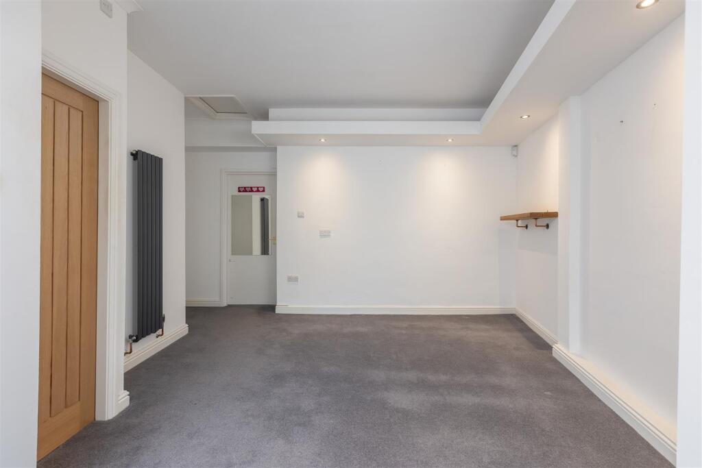 Bondgate 3 Studio Apartment-3.jpg