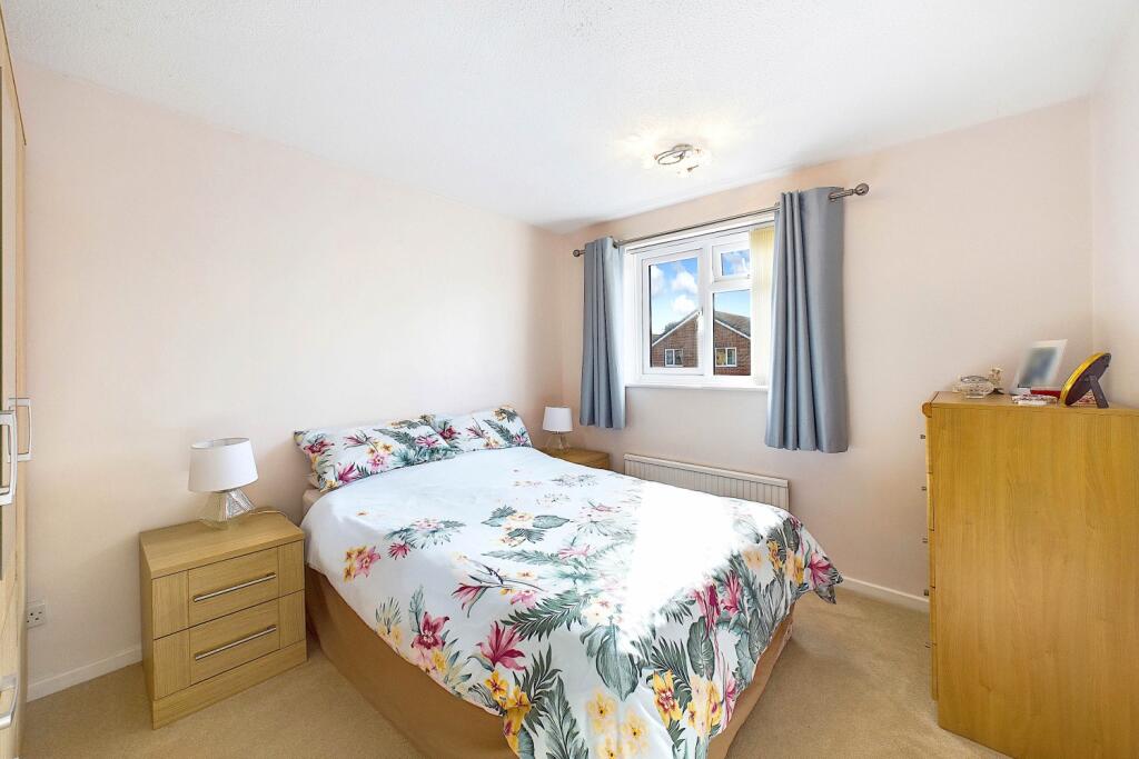 3 Paddock Close - Bedroom2