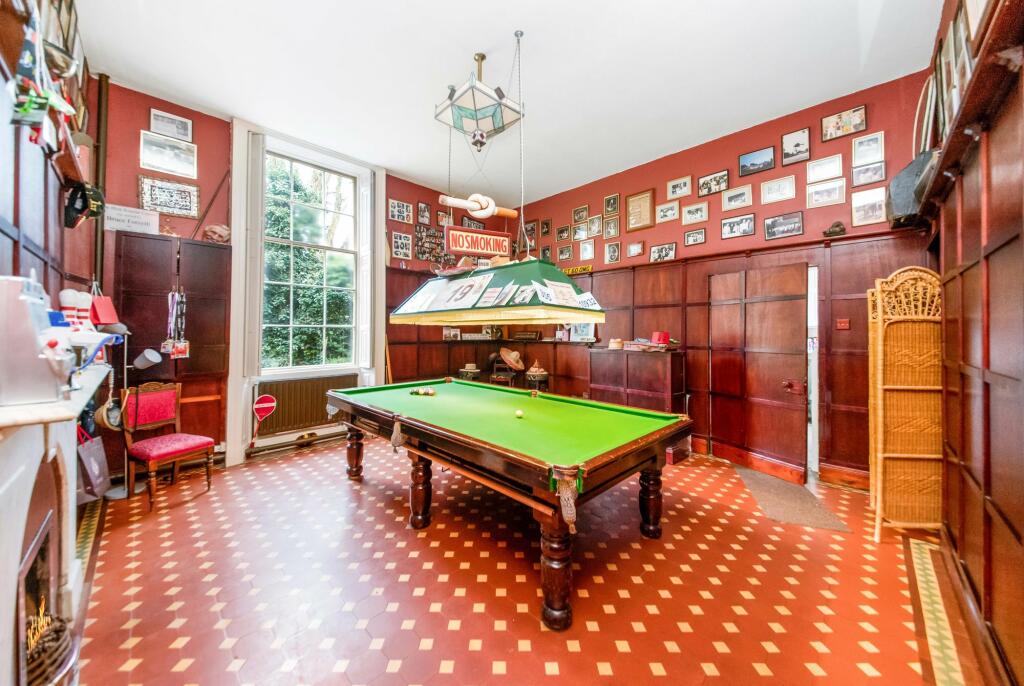 GAMES ROOM