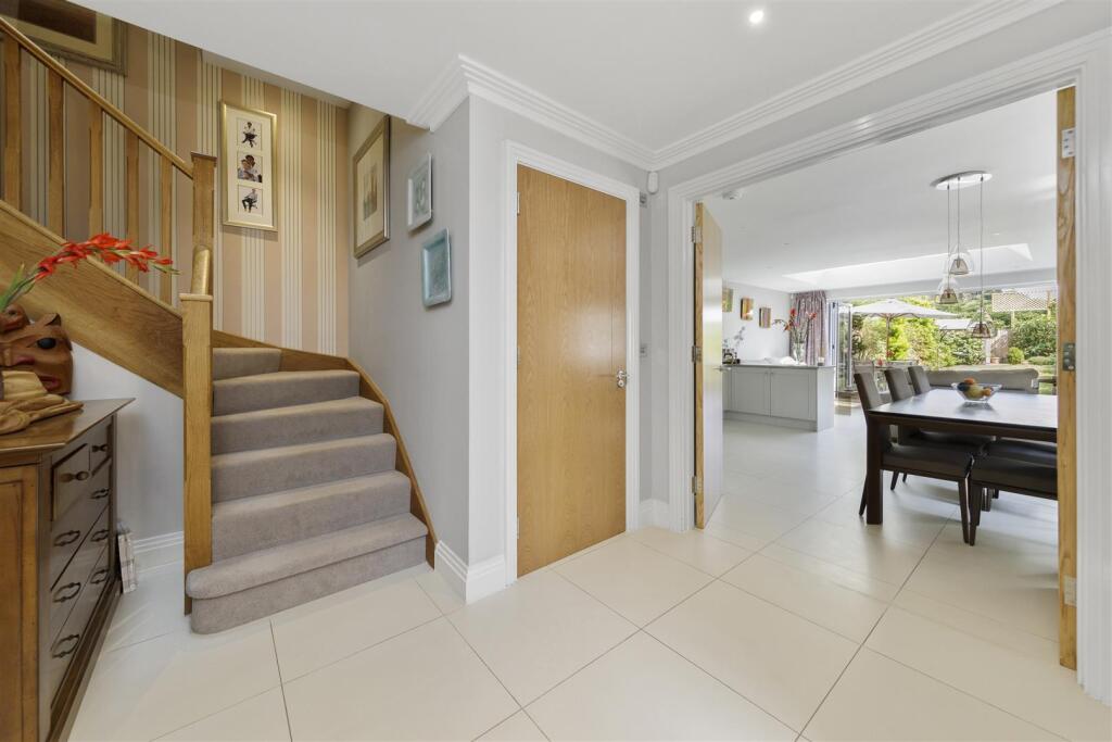 6-Coplestone-Chase-Cranley-Road-Guildford-GU1-2JW-