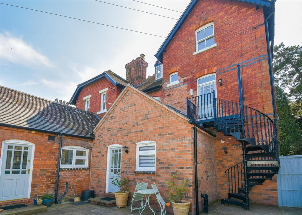 Annexe 22a Stockwell - Rear.jpg