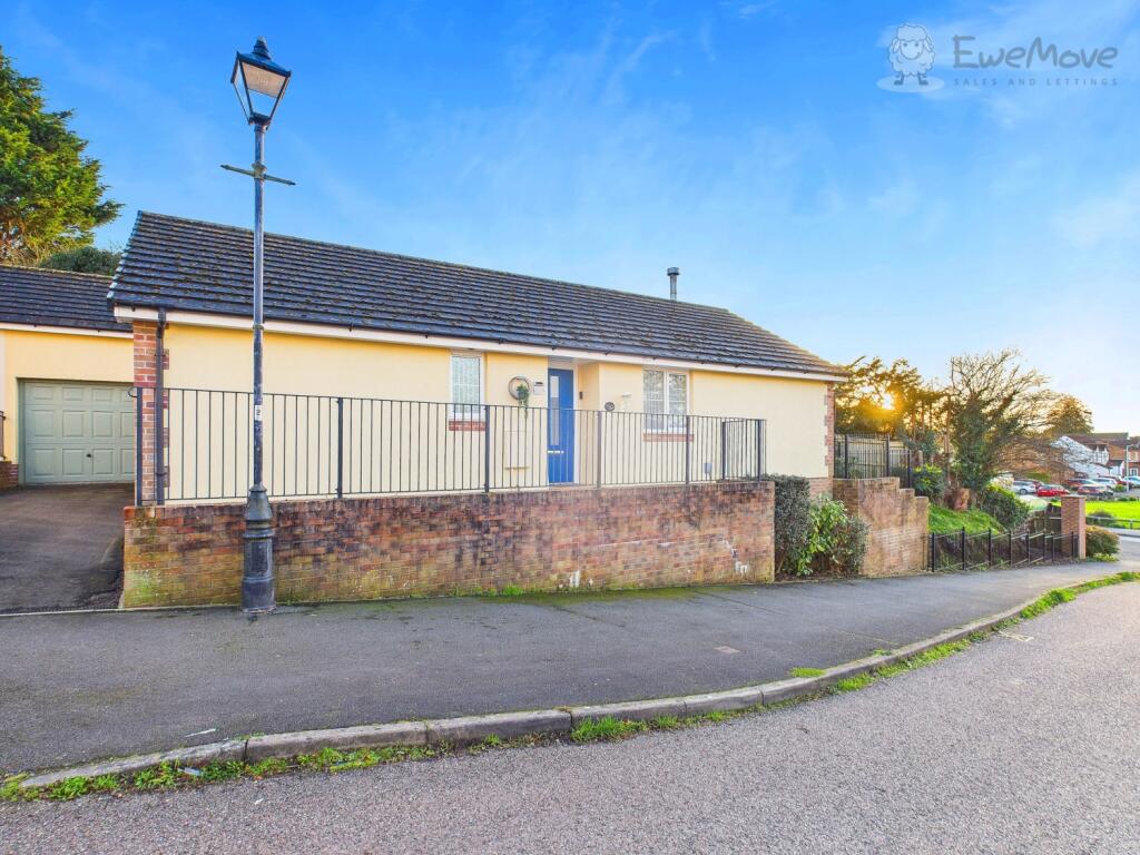 EWEMOVE SOUTH MOLTON - FRONT