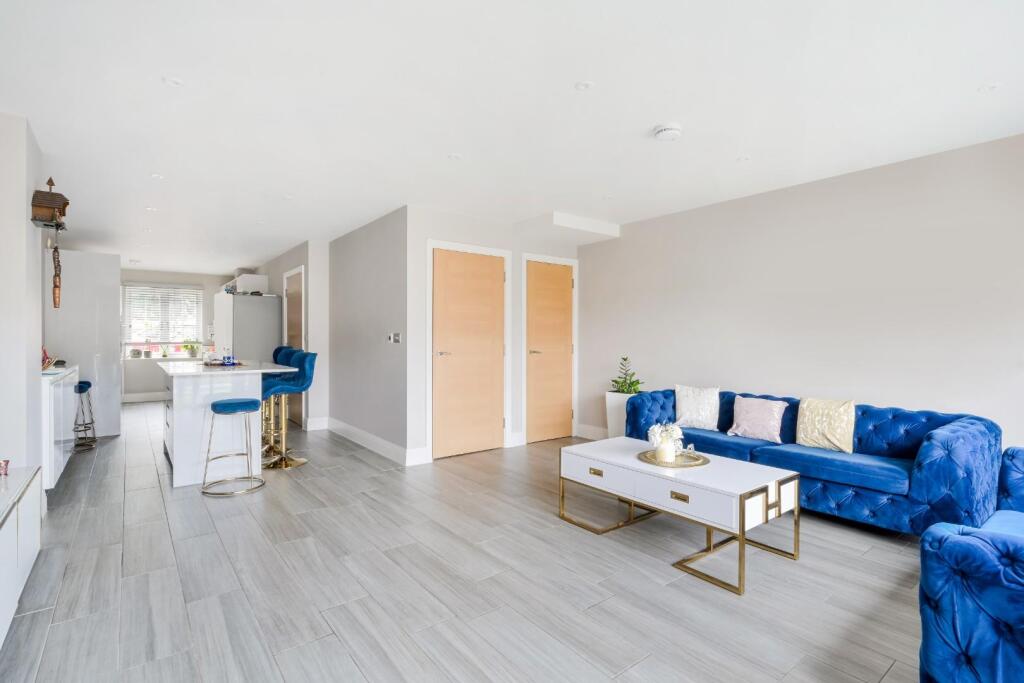 CHESSINGTON ROAD -11.jpg