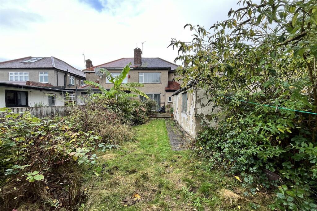 REAR GARDEN: