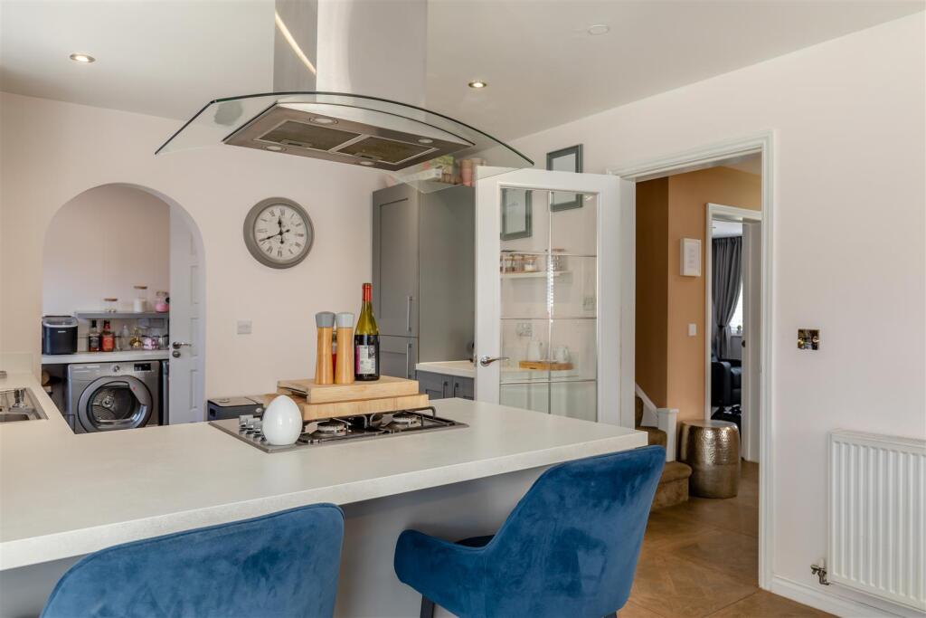 8660037-interior32.jpg