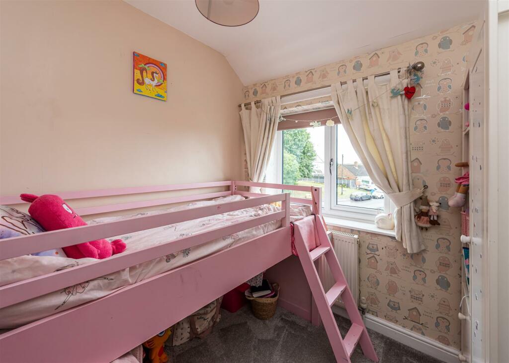 23 Vicarage Road-bed3.jpg