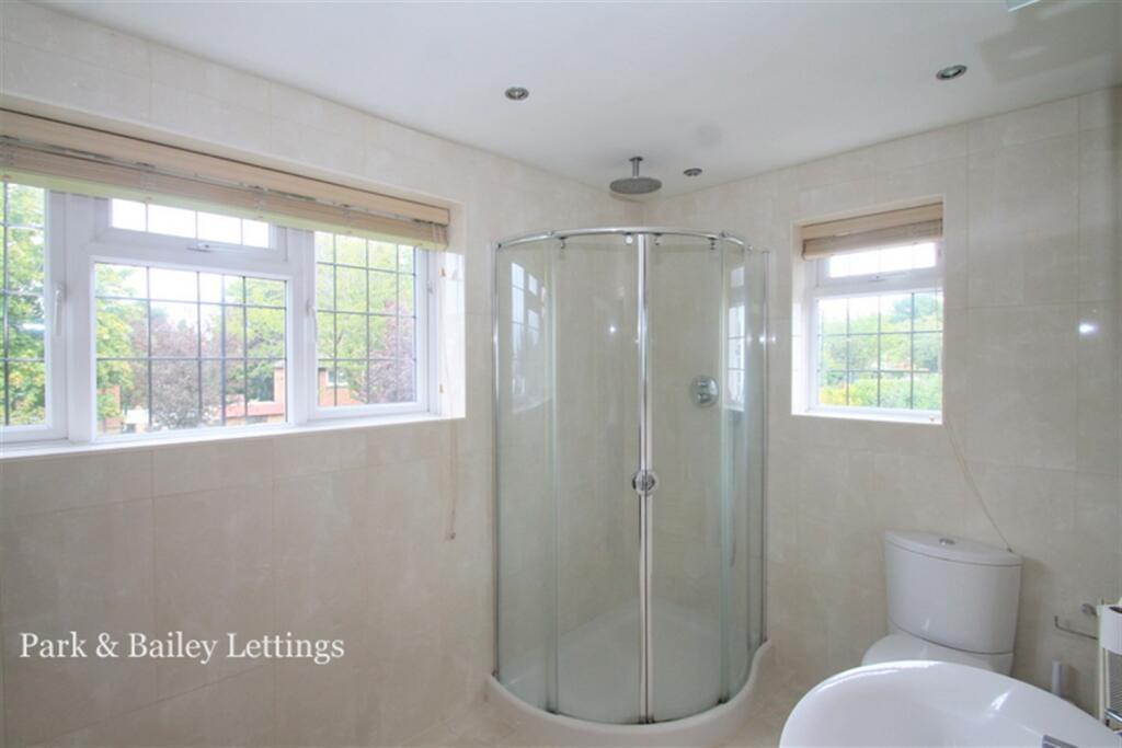 Main Bathroom with s