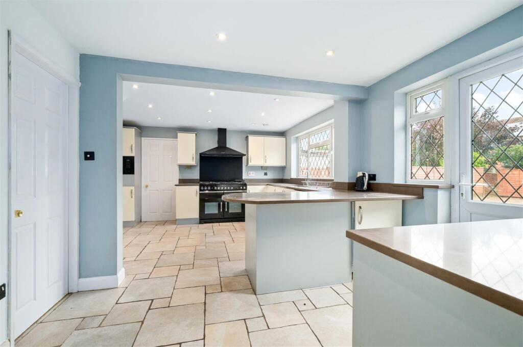 Kitchen/Breakfast Room