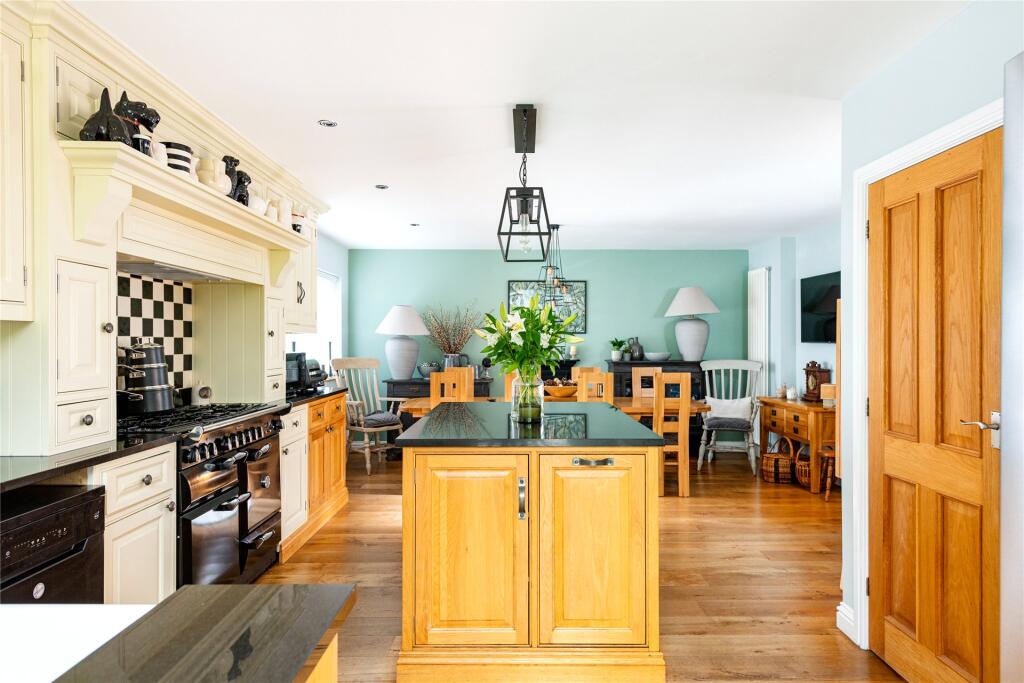 Kitchen/Dining