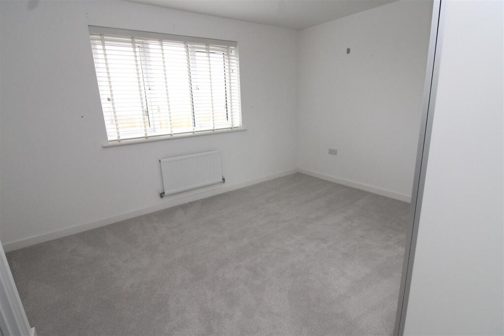 Bedroom 1.JPG