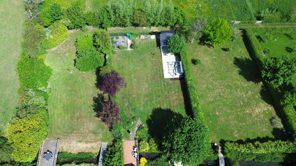 14 Littlebrook Meadow drone 4.JPG