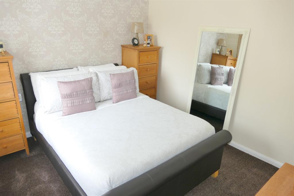 Bed 2 c