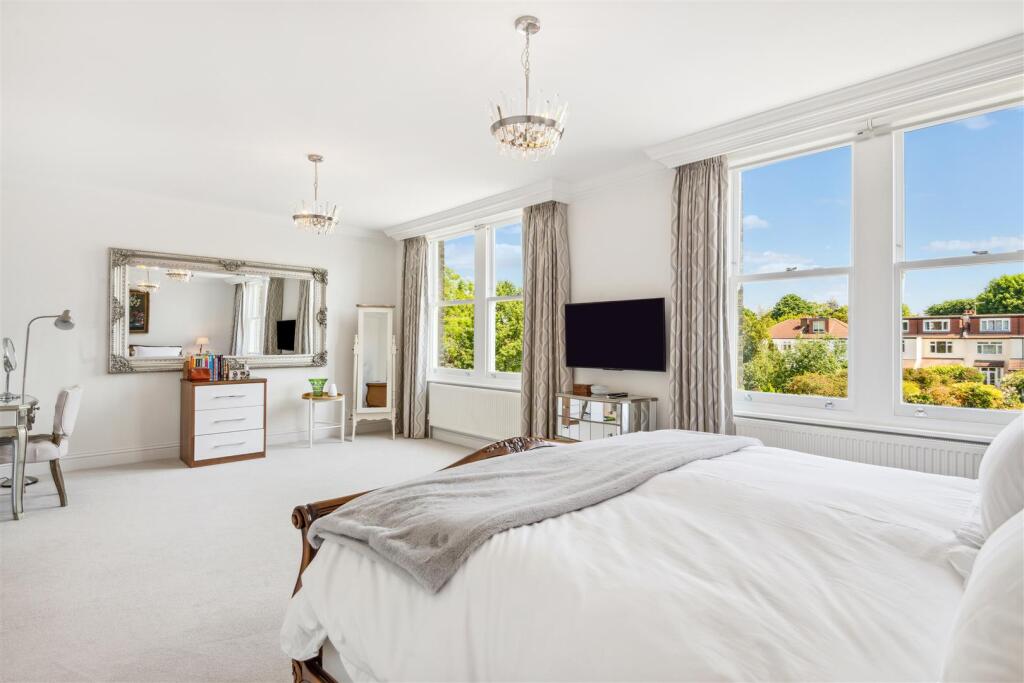 Abinger Road, W4 - FOR SALE