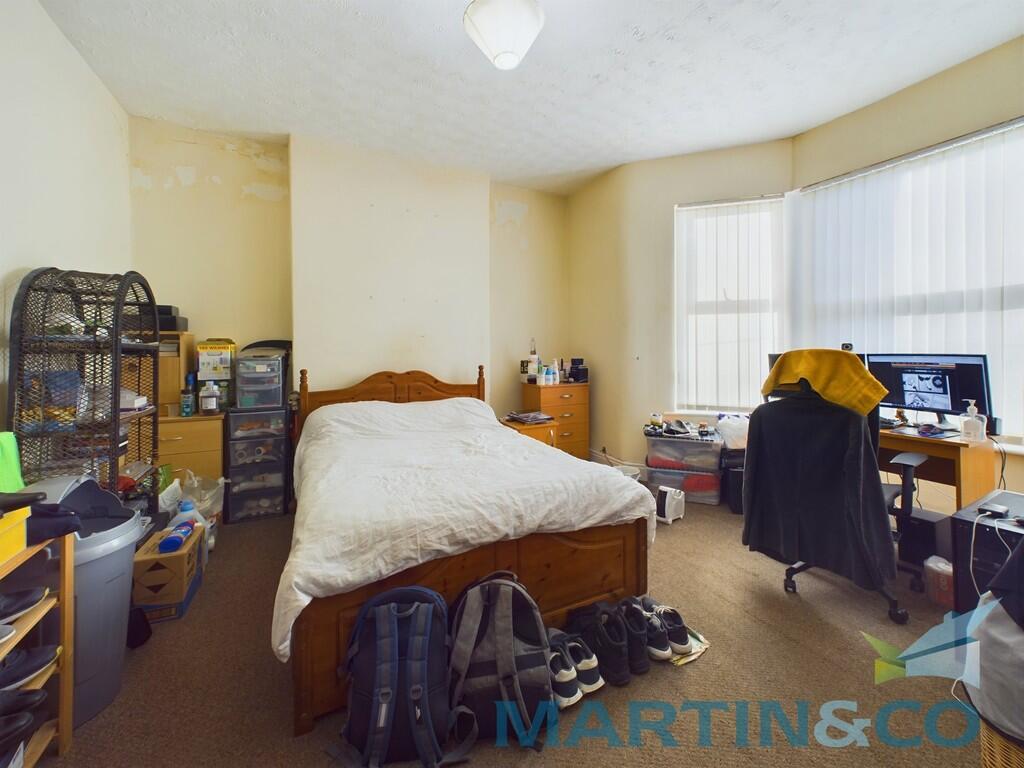 CAM01870G0-PR0152...