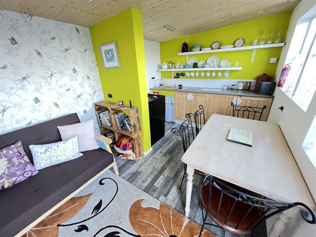 annexe workshop internal.JPG
