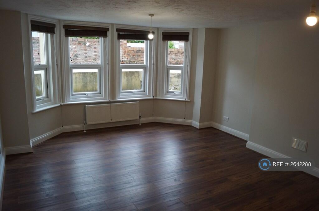 1st Bedroom Photo 1