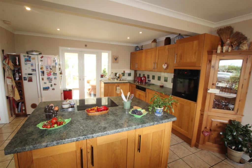 kitchen 1.JPG