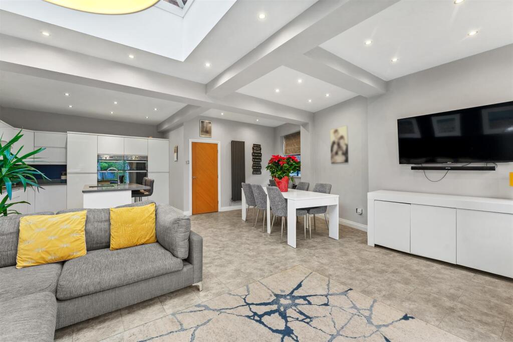 2 Old Lane dining area.jpg