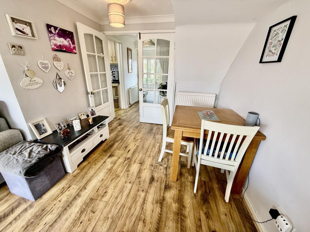 Open Plan Family Room/Dining Room