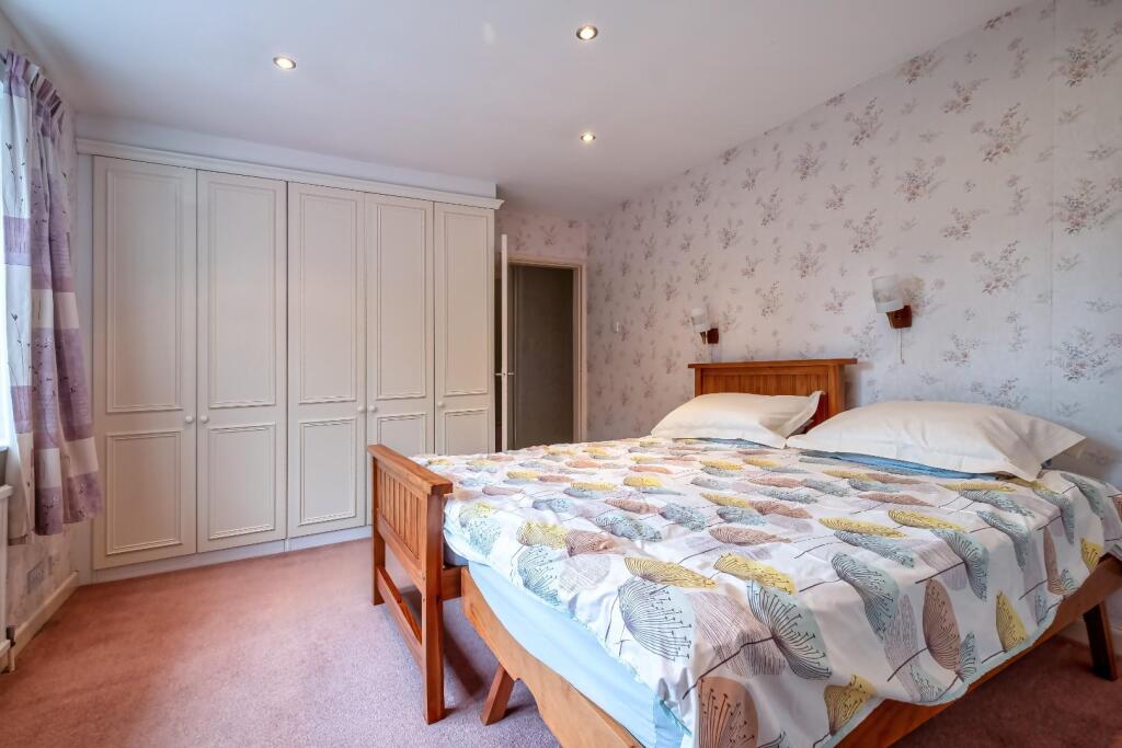 6 Willowdene Gardens (7 of 23).jpg