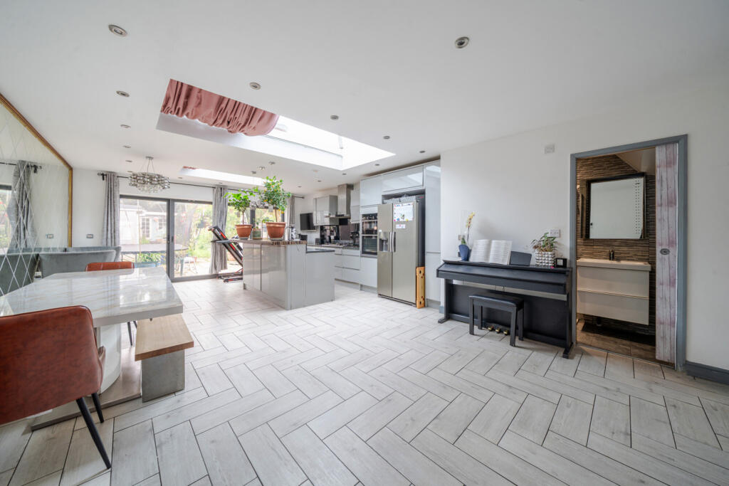 1290139-15-6825d6...