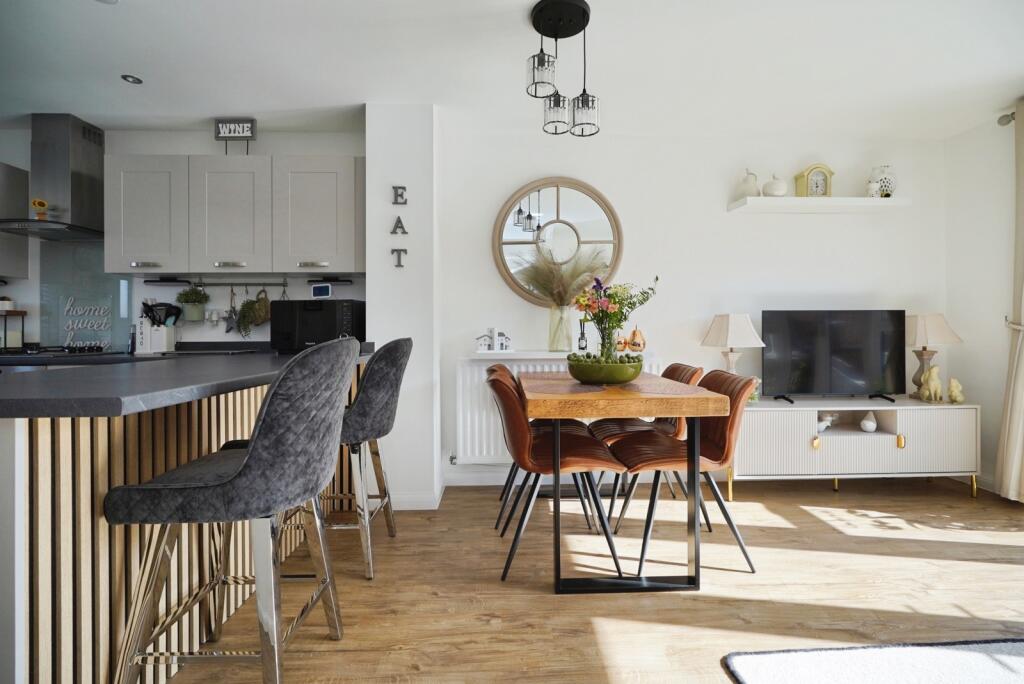 Lounge/Kitchen