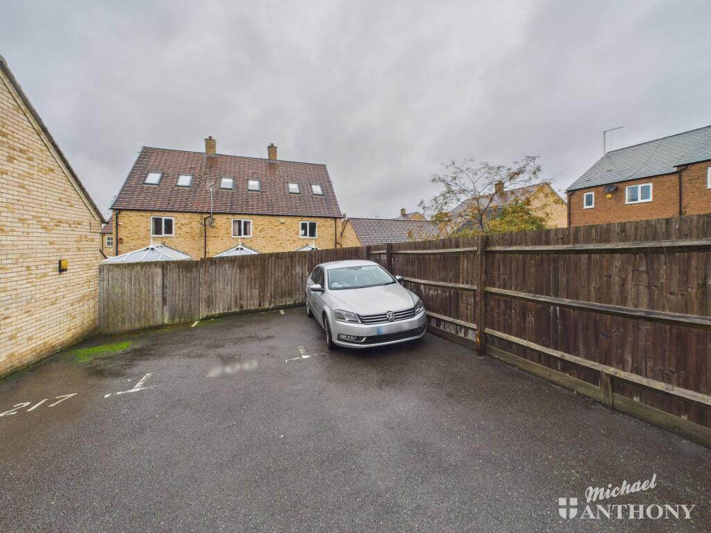 CAM02773G0-PR0363-STILL027