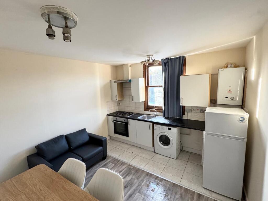 Hendon Lane, Finchley, N3
