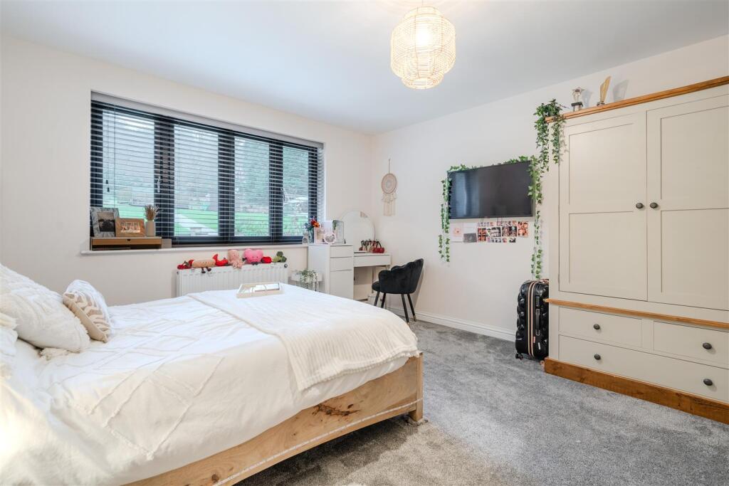 Bedroom 2-3.jpg