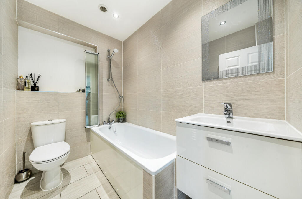 1363021-15-68e515...