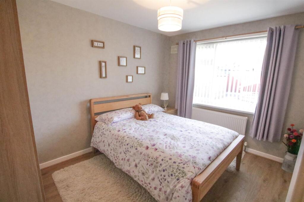 BEDROOM 2