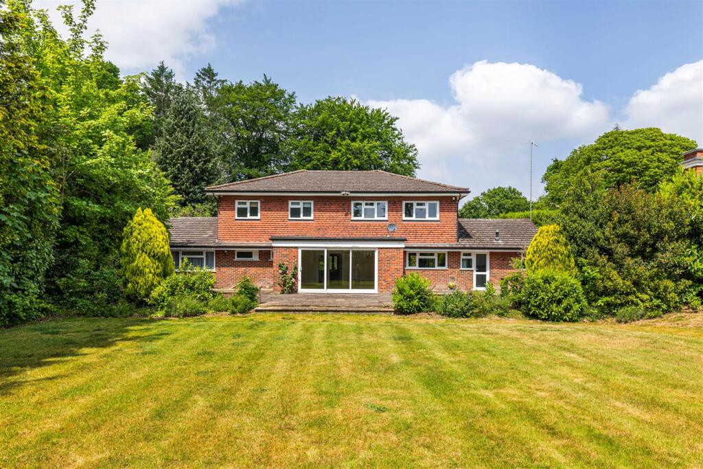 Bonners, Mark Way, GU7 2BW-6.jpg