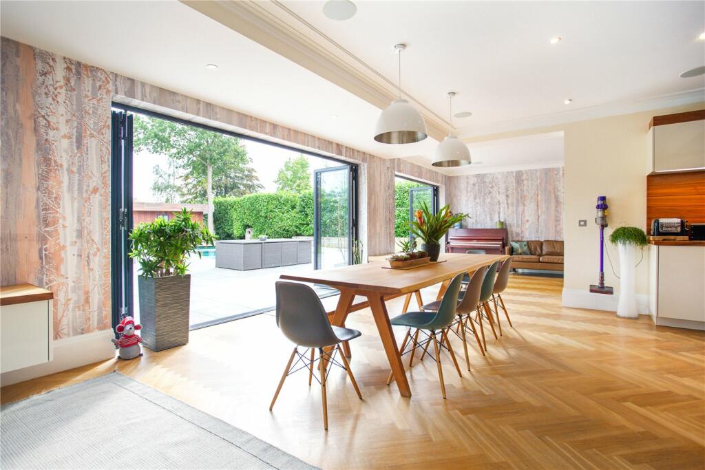 Kitchen/Dining