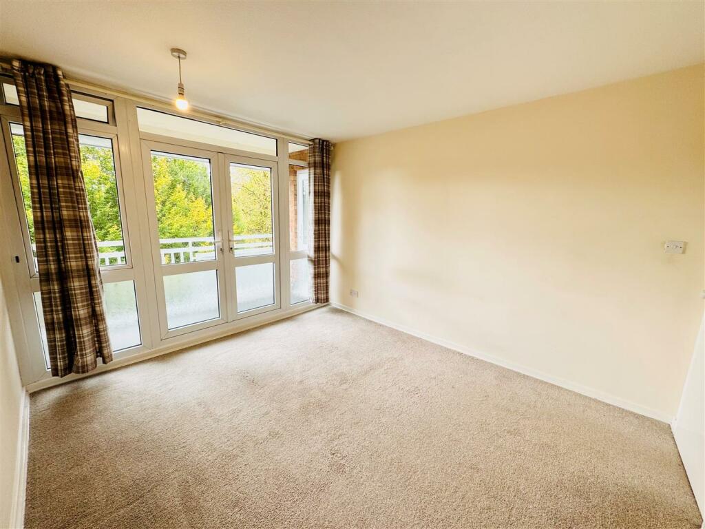bedroom..jpg