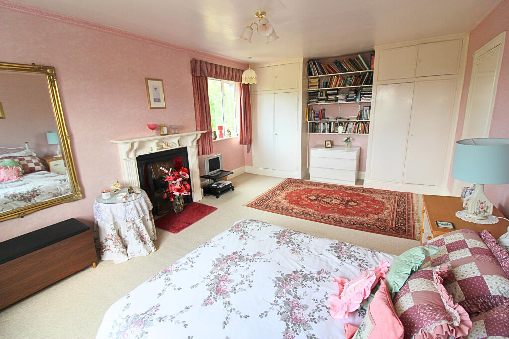 Bedroom 2 also