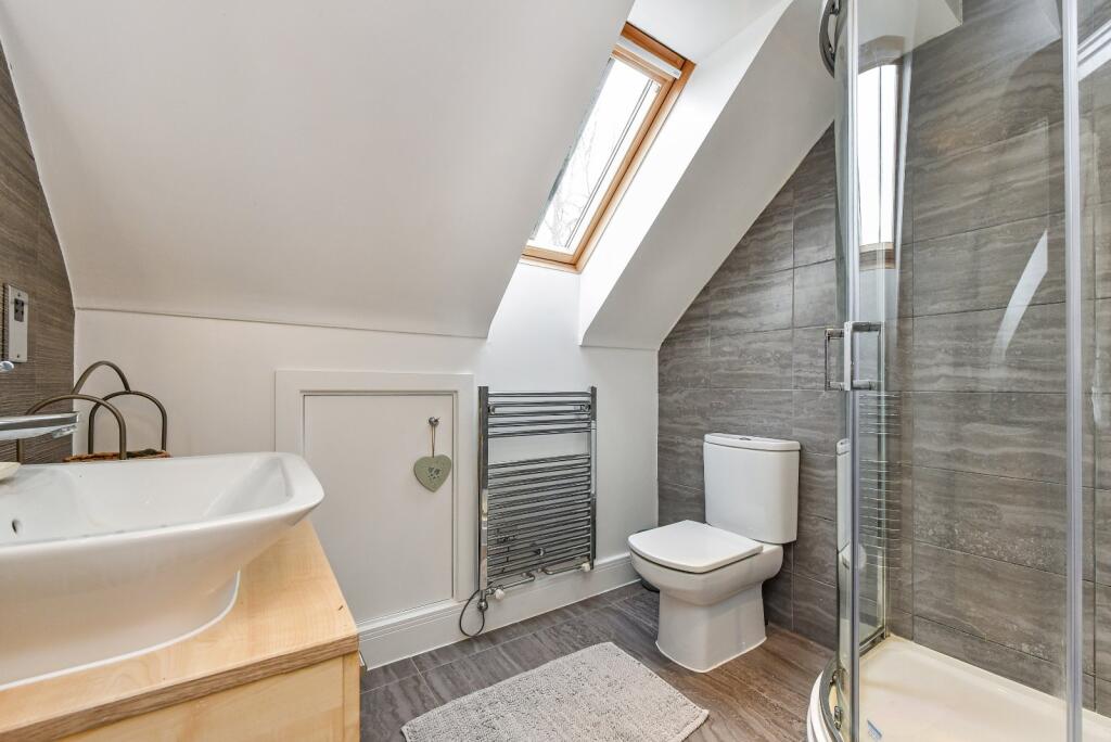 En-Suite Bathroom
