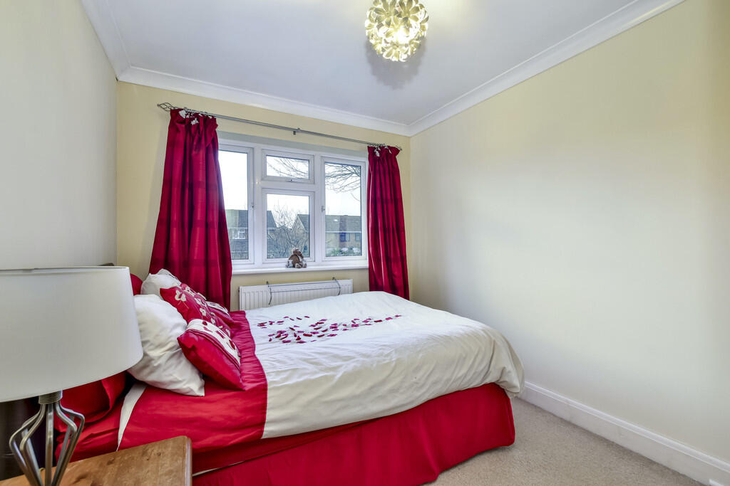 15 Alder Walk 24