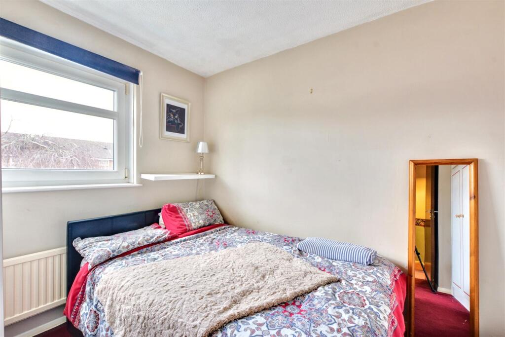 Bedroom 1_2.jpeg