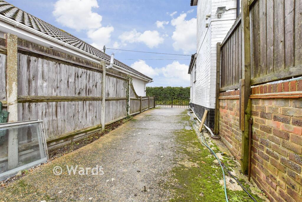 Driveway/Parking