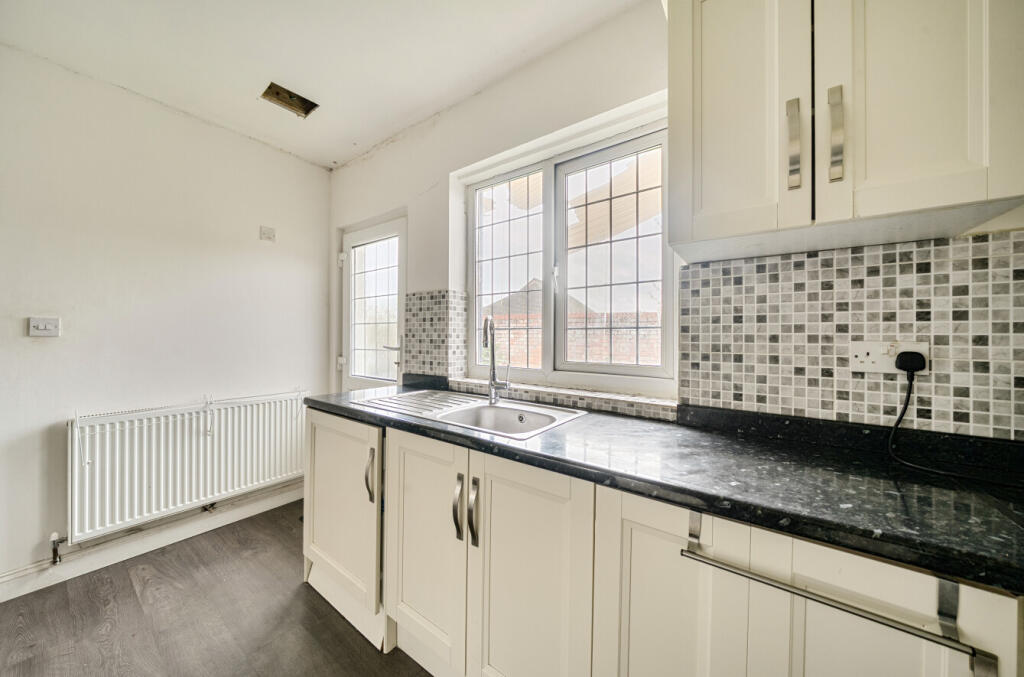 1372340-17-690cd7...