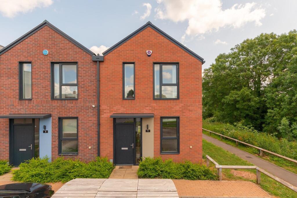 0L1WKE - External D.jpg