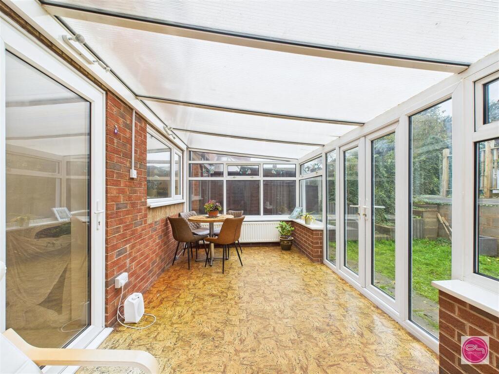 Pine Walk, Castle Gresley (18).jpg