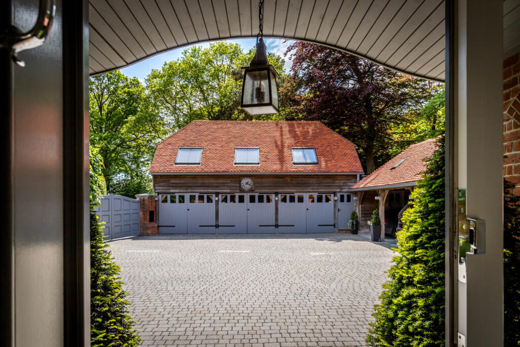 House. Partnership