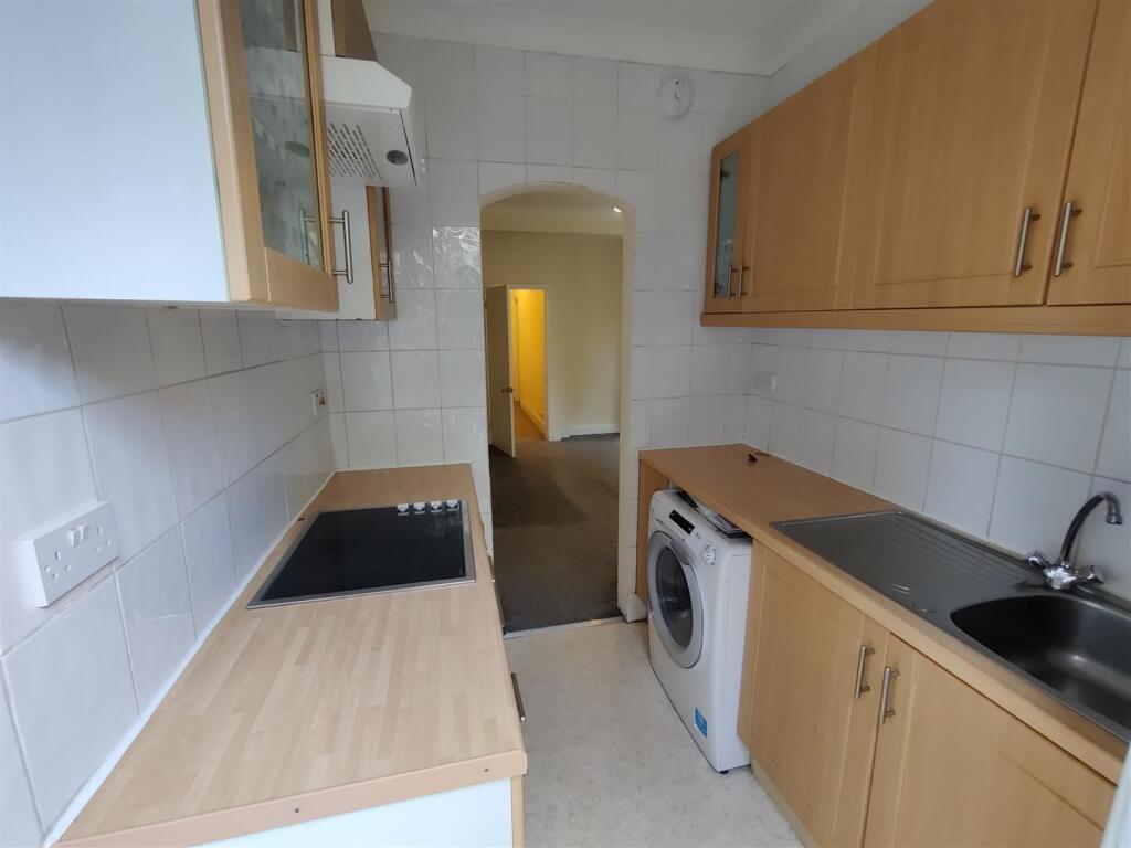 32 Kettering Street Bedroom kitchen 2.jpg