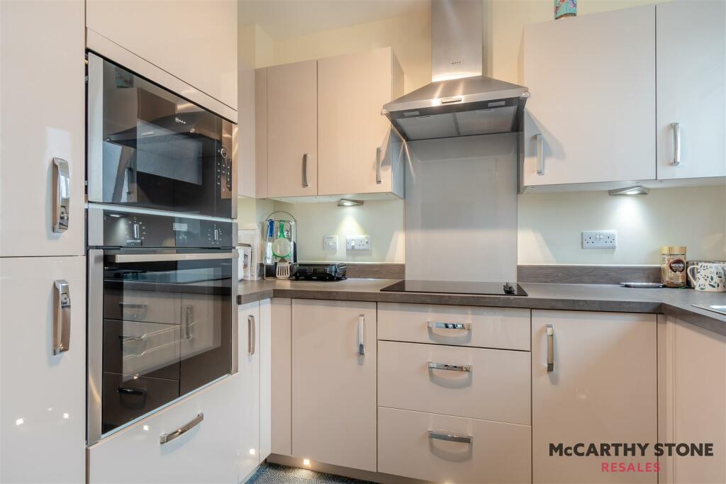 8618876-interior03.jpg