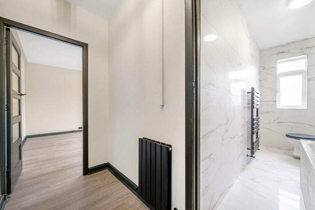 Hallway.JPG