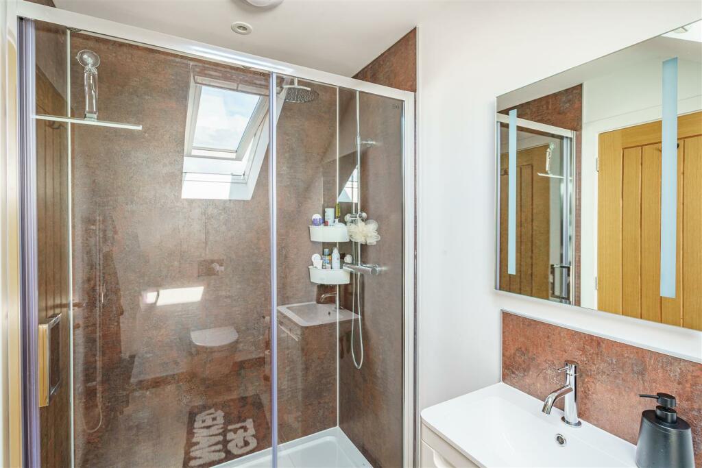 Primary En-Suite