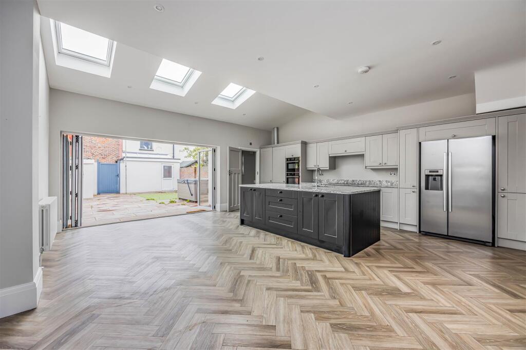 68 Kirby Road, Copnor-Small-PorticoMarketing-SoldB