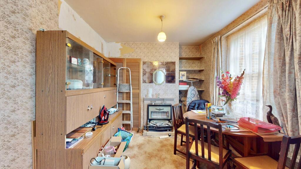 Bedroom 3/Dining Room